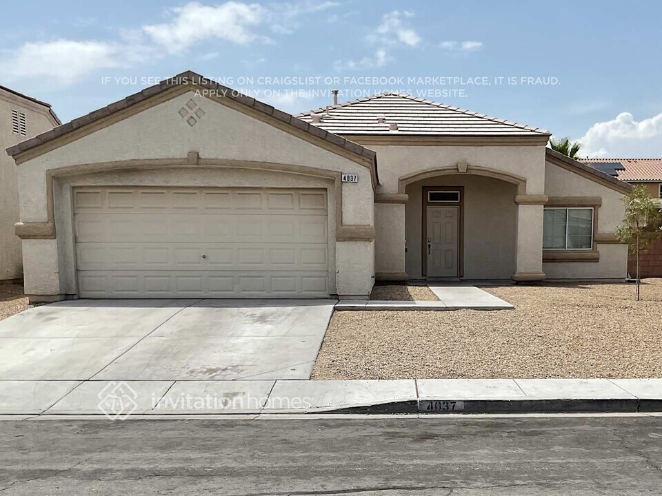 4037 Aaron Scott St in North Las Vegas, NV - Foto de edificio