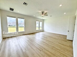 2300 Sondrio Bnd in Leander, TX - Building Photo - Building Photo