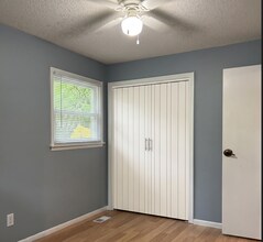 2417 E Green St in Urbana, IL - Foto de edificio - Building Photo