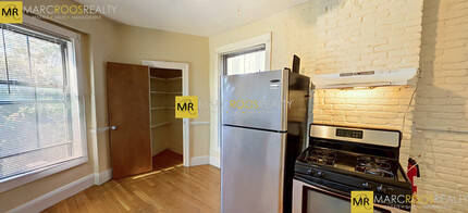 86 Hammond St, Unit 4 in Boston, MA - Building Photo - Building Photo