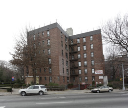 Rego Gardens in Flushing, NY - Building Photo - Building Photo