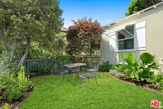 815 Crestmoore Pl in Los Angeles, CA - Building Photo - Building Photo