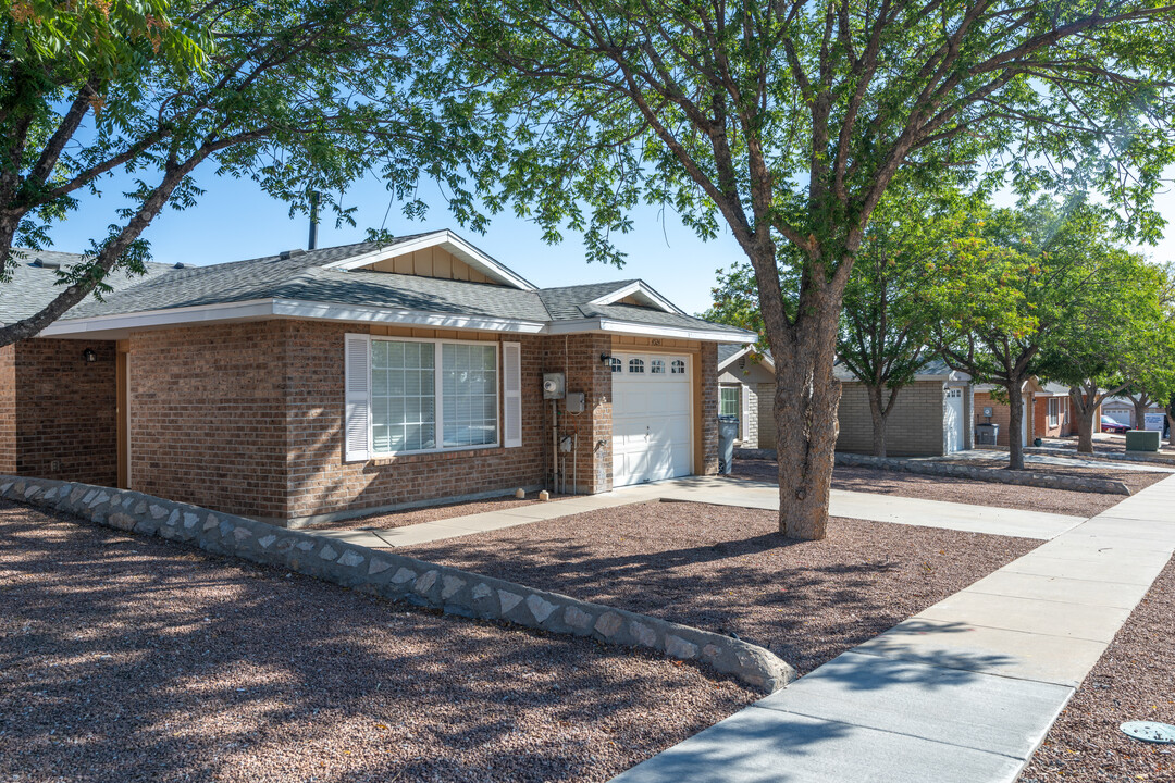 The Village at Cottonwood Springs in El Paso, TX - Building Photo