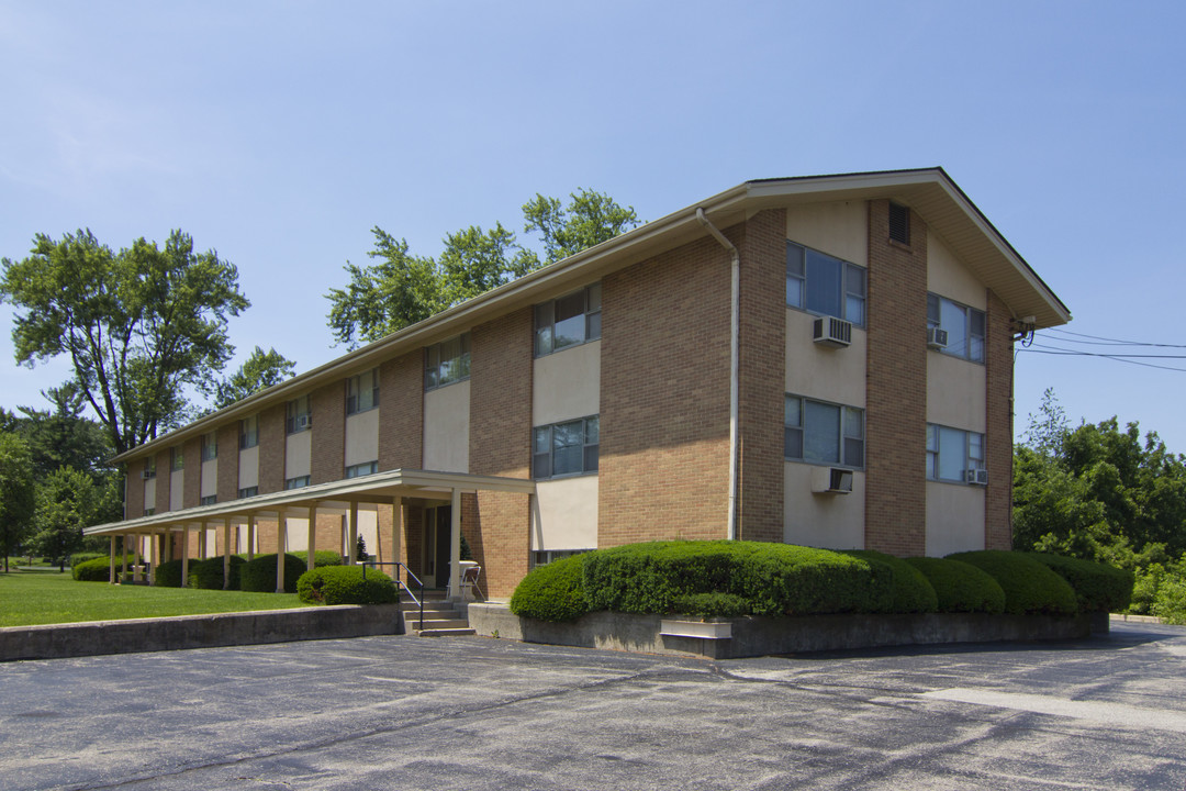 Windsor Apartments in Dekalb, IL - Building Photo