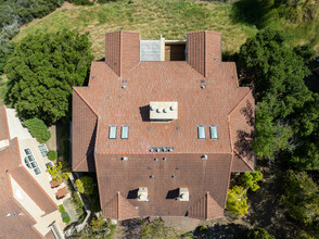 1 Geranium Ln in San Carlos, CA - Building Photo - Building Photo