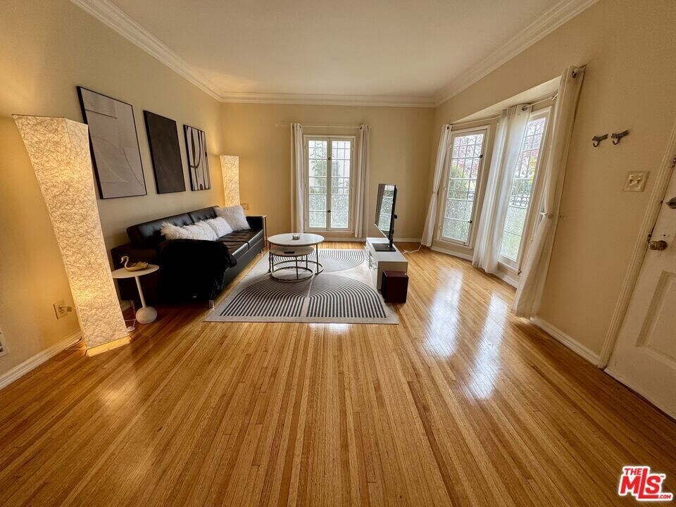 1206 S Alfred St in Los Angeles, CA - Building Photo