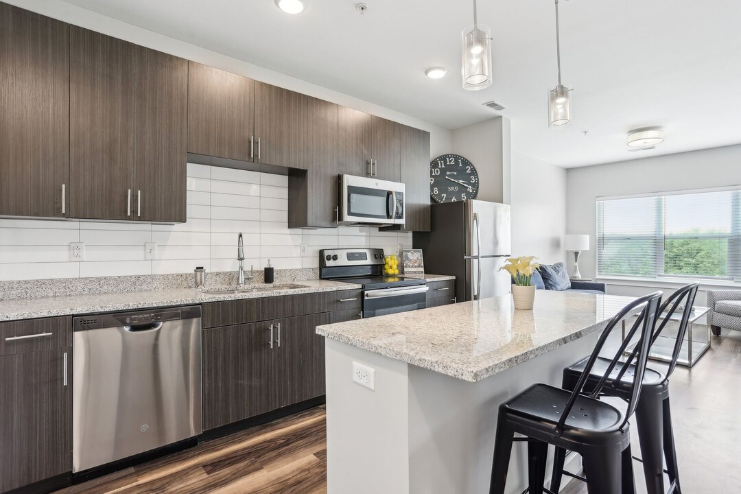 Whispering Heights in Edwardsville, IL - Foto de edificio