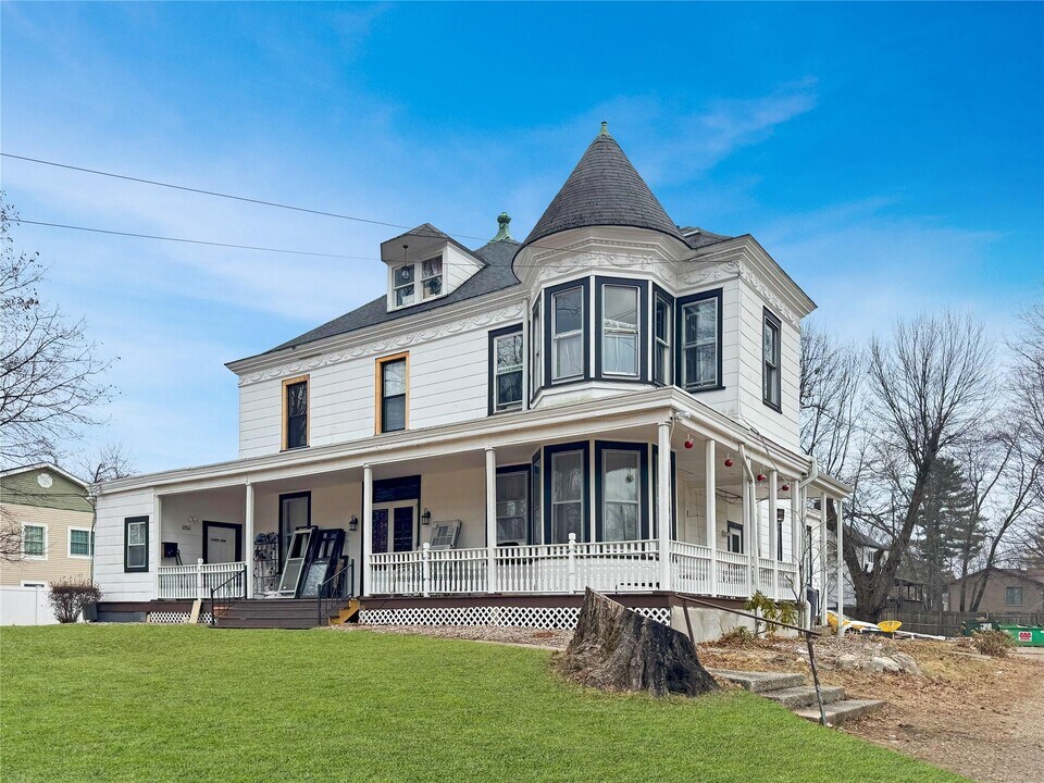 3604 Lexington Ave in Mohegan Lake, NY - Building Photo