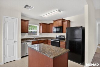 2331 Golden Brandy Ln in Rosenberg, TX - Foto de edificio - Building Photo