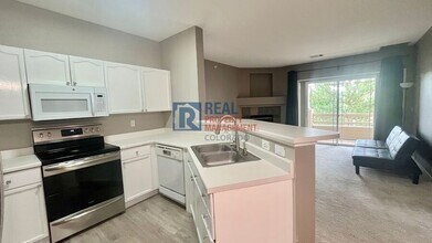 9611 W Coco Cir in Littleton, CO - Building Photo - Building Photo