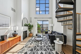 Pasadena Gateway Villas in Pasadena, CA - Building Photo