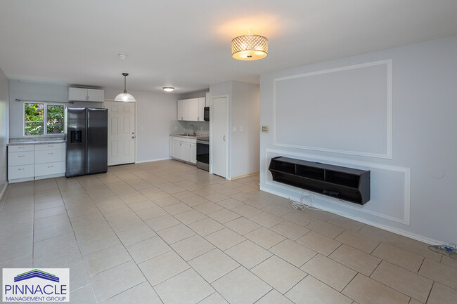 1367 Kuahaka St in Pearl City, HI - Foto de edificio - Building Photo