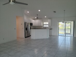 322 SW 23rd St in Cape Coral, FL - Building Photo - Building Photo