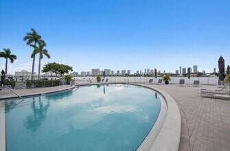 16546 NE 26th Ave, Unit 4J in Miami, FL - Building Photo - Building Photo