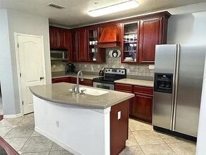 5910 Tivoli Gardens Blvd in Orlando, FL - Foto de edificio - Building Photo