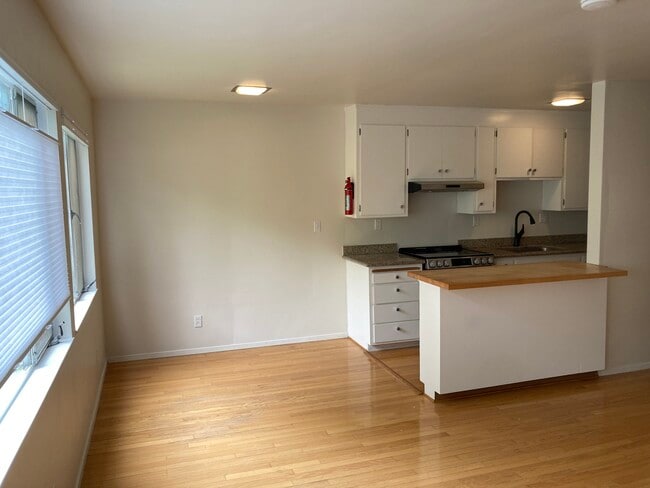 property at 1423 Walnut St