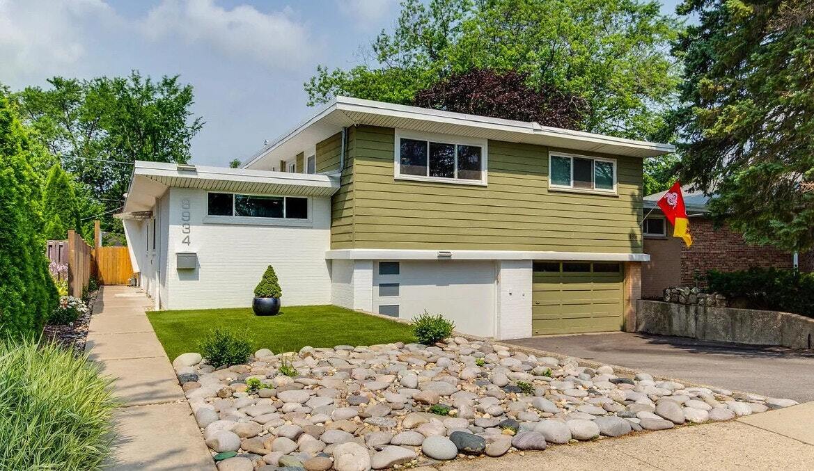 8934 Ewing Ave in Evanston, IL - Building Photo