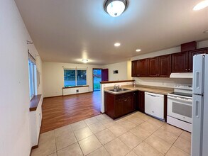 419 Willow St in Bremerton, WA - Building Photo - Building Photo