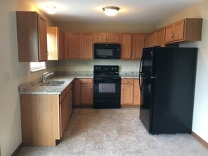 2125 Suncrest in Troy, IL - Foto de edificio - Building Photo