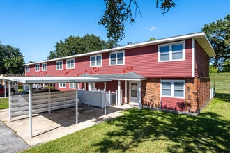 Village at Federal City - MilitaryHousing in New Orleans, LA - Foto de edificio - Building Photo