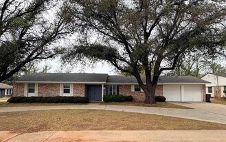 3512 Fairway Blvd in Wichita Falls, TX - Building Photo