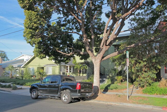 643-651 Grant St in Santa Monica, CA - Foto de edificio - Building Photo