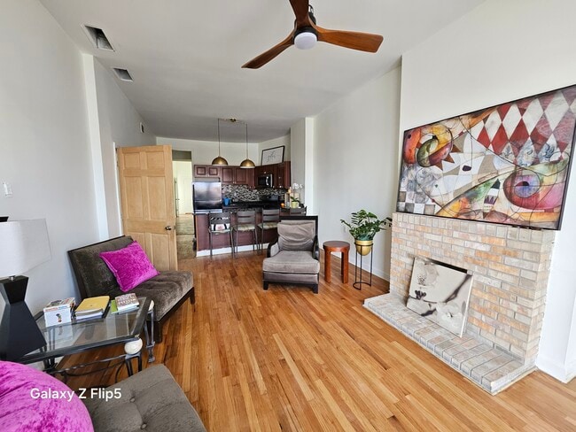 2417 W Warren Blvd, Unit 2