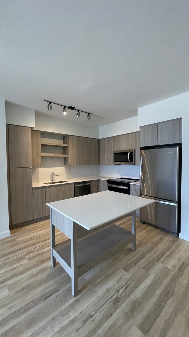 529 SW 3rd St, Unit C1