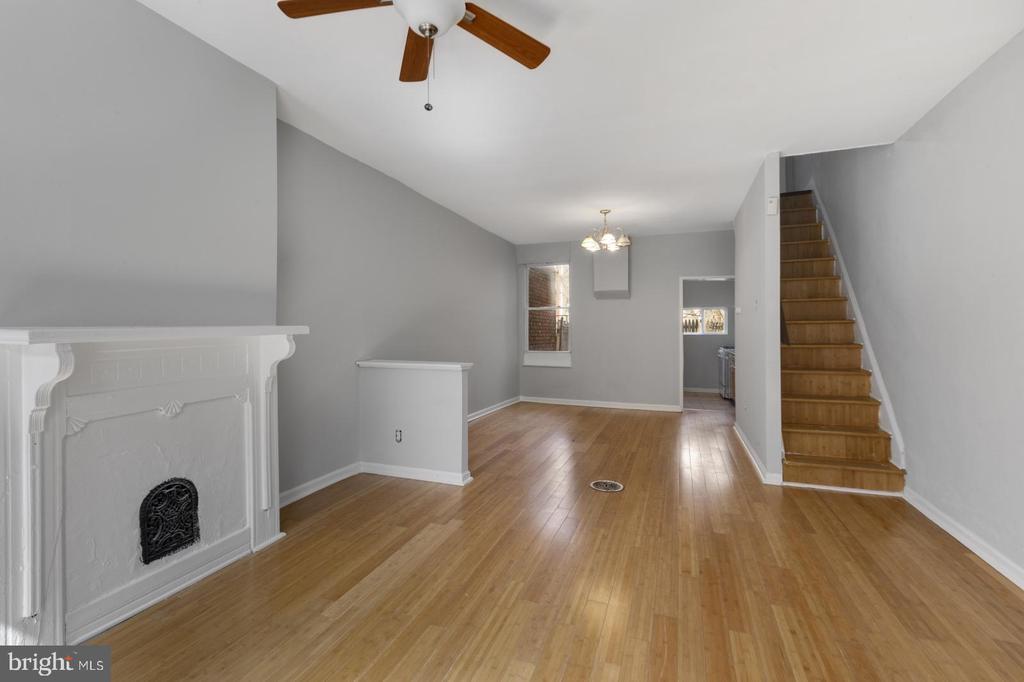 2333 Greenwich St in Philadelphia, PA - Building Photo