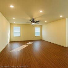 6811 Veterans Ave in Fort Smith, AR - Foto de edificio - Building Photo