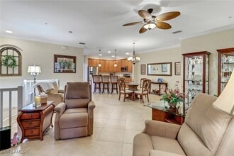 9163 Delano St in Naples, FL - Foto de edificio - Building Photo