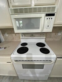 2425 Augusta Dr photo'