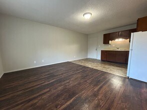 1602 Brookside Dr in Country Club, MO - Building Photo - Building Photo