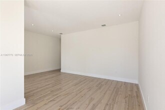 6852 NW 4th Ave in Miami, FL - Building Photo - Building Photo