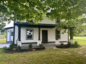 2465 TN-52 in Portland, TN - Building Photo