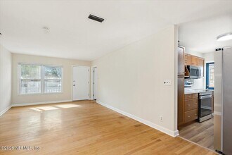 7327 Bamberg Rd in Jacksonville, FL - Building Photo - Building Photo