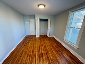 1430 Madison St NE in Minneapolis, MN - Foto de edificio - Building Photo