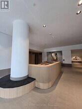 395 Square One Dr in Mississauga, ON - Building Photo - Building Photo