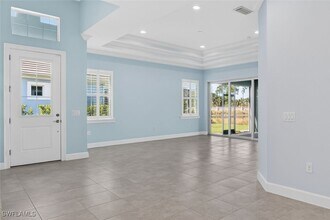 8813 Yucatan Ct in Naples, FL - Foto de edificio - Building Photo