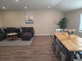 22f Atlantic Ave in Marblehead, MA - Building Photo