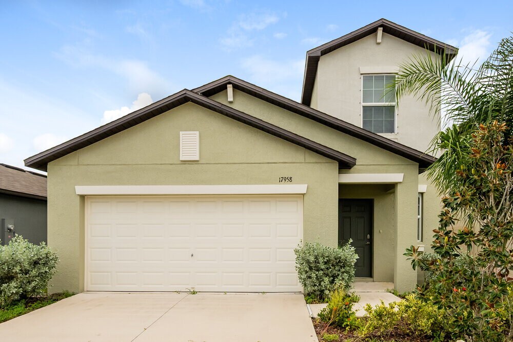 17958 Beaming Rays Ln in Lutz, FL - Building Photo