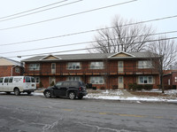 Daniel P. Quinn Apartments in Watervliet, NY - Foto de edificio - Building Photo