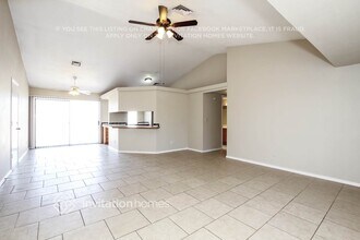 5704 W Villa Theresa Dr in Glendale, AZ - Foto de edificio - Building Photo