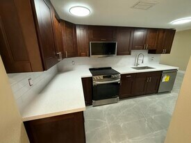 2336 NW 35th St in Miami, FL - Building Photo