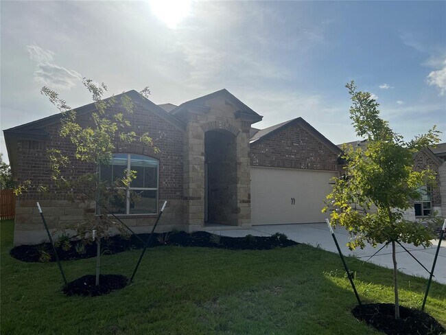 305 Yemen Rd in Taylor, TX - Building Photo - Building Photo