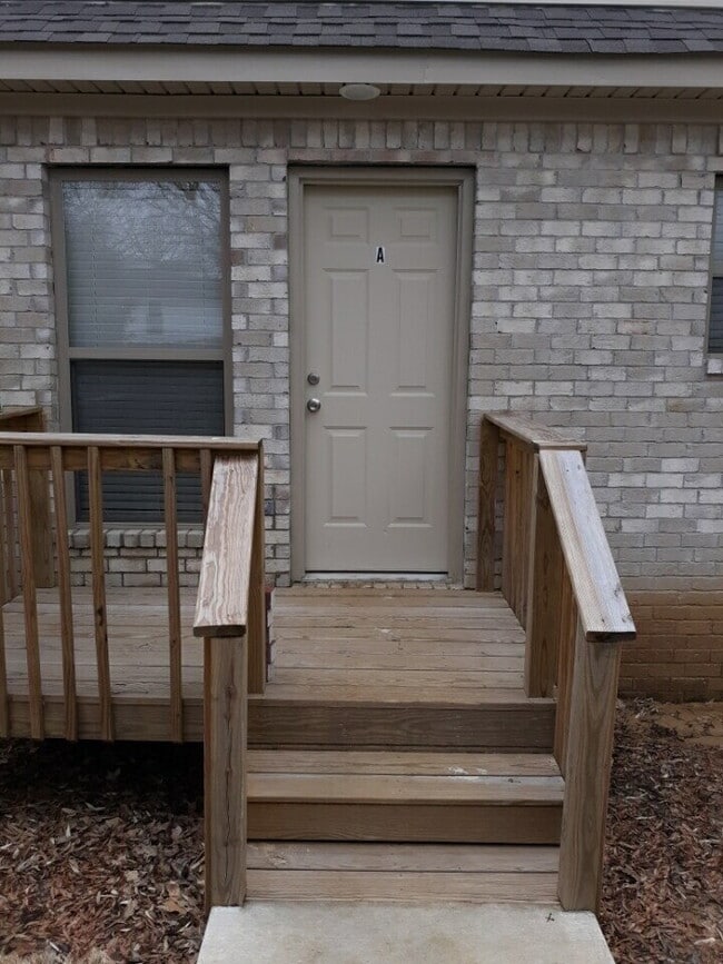 property at 517 W Matthews Ave