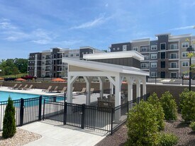 530 Gateway Centre Pkwy in Bon Air, VA - Building Photo