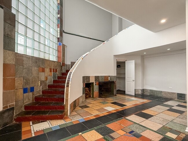 160 W Burton Pl in Chicago, IL - Foto de edificio - Building Photo