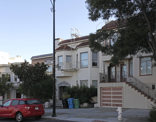 1147 Dolores St in San Francisco, CA - Building Photo - Building Photo