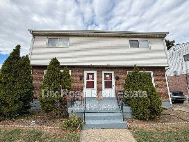 property at 810-812 N University Blvd